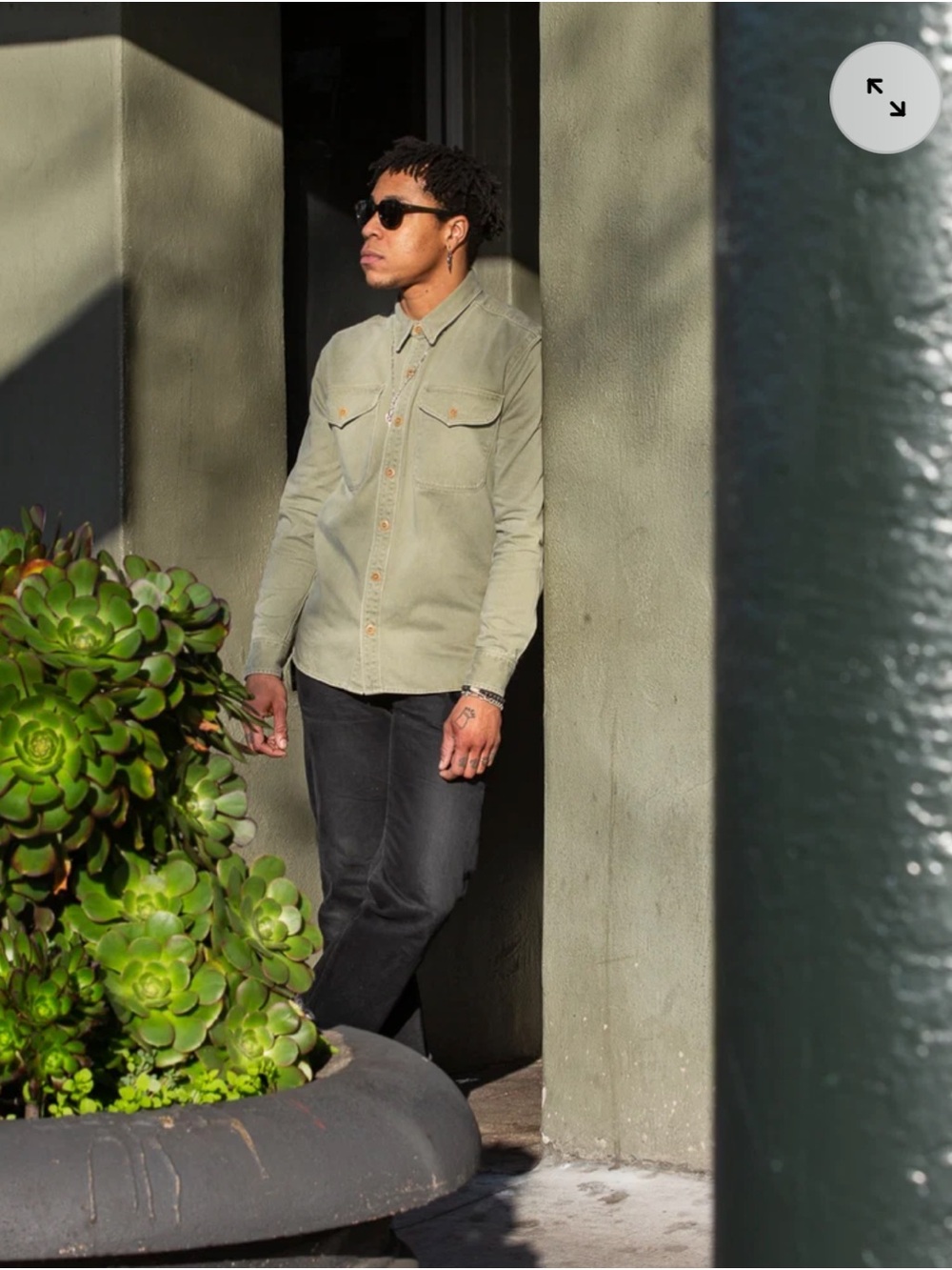 Freenote Cloth utility shirt in olive - Picture 2 of 6